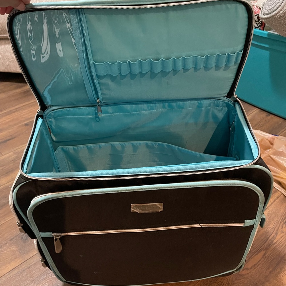 Rolling art bag
